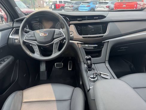 Used 2024 Cadillac XT5 Sportv w/ Technology Package AWD/4WD image 11