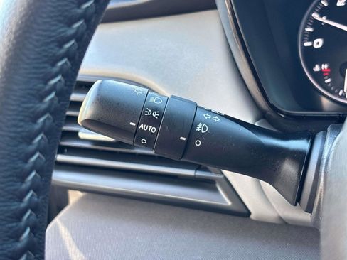 Used 2025 Subaru Outback Premium image 30