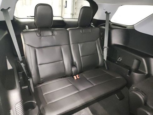 Used 2022 Ford Explorer XLT w/ Equipment Group 202A image 14