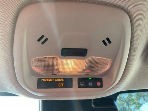 Used 2025 Chevrolet Trax LT FWD image 18