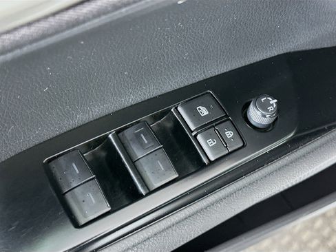 Used 2025 Toyota Camry LE image 15