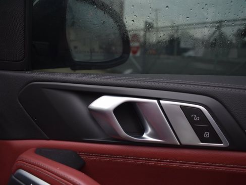 Used 2021 BMW X6 sDrive40i w/ M Sport Package image 21