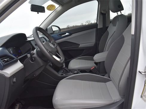 Used 2022 Volkswagen Taos SE image 24