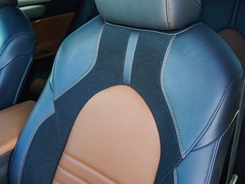 Used 2021 Toyota Avalon XSE image 26