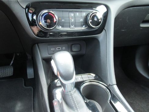 Used 2023 Buick Encore GX Preferred w/ Cold Weather Comfort Package AWD/4WD image 24