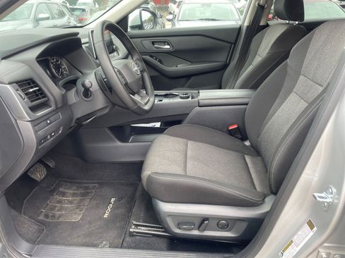 Used 2025 Nissan Rogue SV AWD/4WD image 27