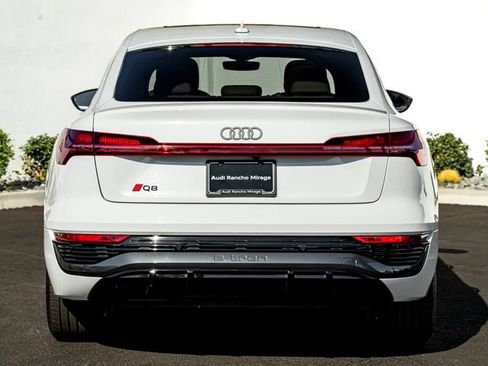Used 2024 Audi Q8 e-tron Premium Plus w/ Premium Plus Package AWD/4WD image 8
