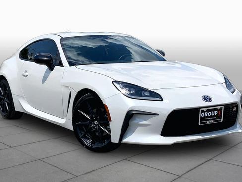 Used 2026 Toyota GR86 Premium RWD image 3