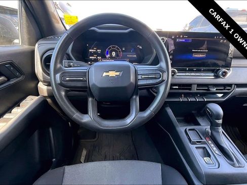 Used 2024 Chevrolet Colorado W/T image 9