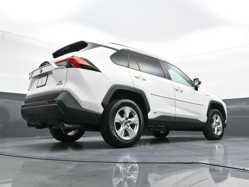 Used 2020 Toyota RAV4 LE image 15