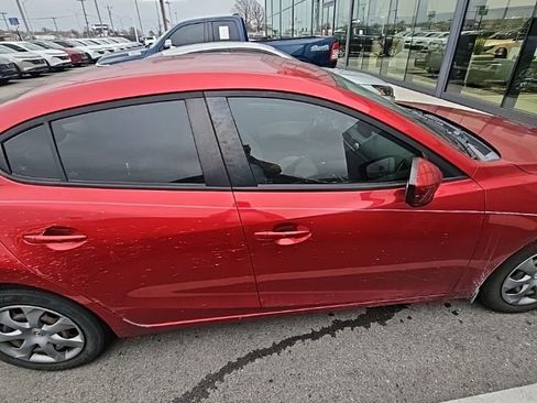 Used 2015 MAZDA MAZDA3 i Sport image 4