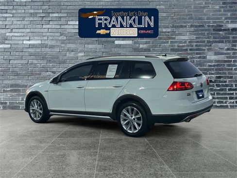Used 2017 Volkswagen Golf Alltrack SE image 3