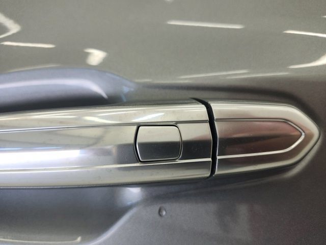 Used 2024 Cadillac XT5 Luxury FWD image 15