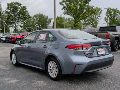 Used 2025 Toyota Corolla LE w/ LE Premium Package FWD image 4