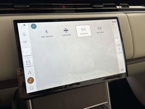 New 2026 Land Rover Range Rover SE image 17