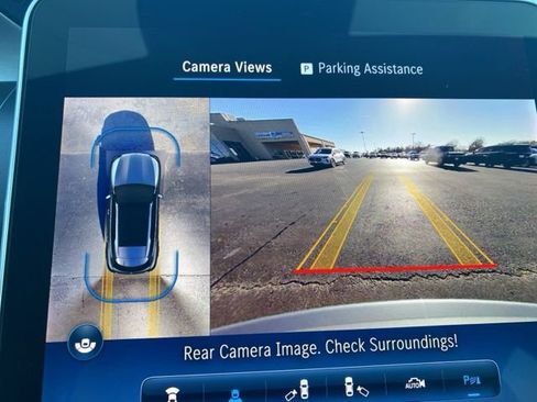 Used 2025 Mercedes-Benz GLC 300 4MATIC image 26