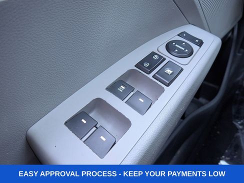 Used 2017 Hyundai Elantra SE image 33