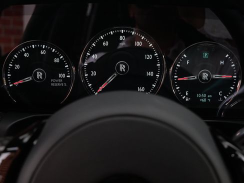 Used 2022 Rolls-Royce Ghost Black Badge image 16