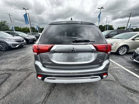 Used 2020 Mitsubishi Outlander SE image 11
