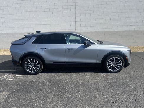 Used 2024 Cadillac Lyriq Sport image 7