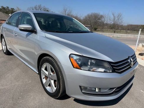 Used 2015 Volkswagen Passat 1.8T Limited Edition image 7