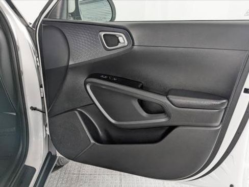 Used 2021 Kia Soul S FWD image 21