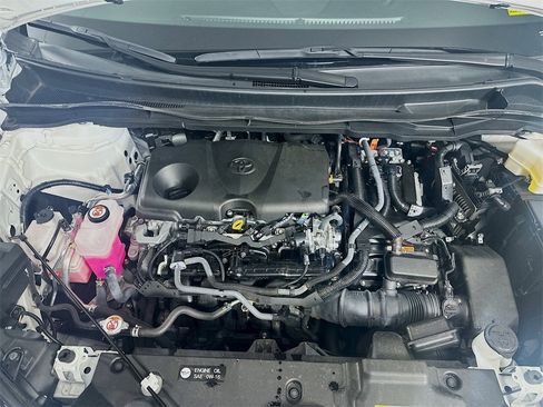 Used 2024 Toyota Sienna LE image 32