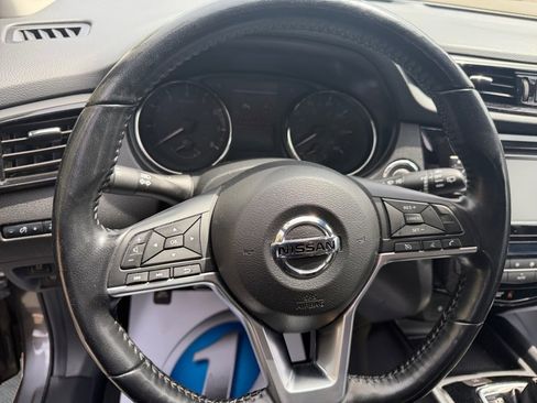 Used 2021 Nissan Rogue Sport SV image 13