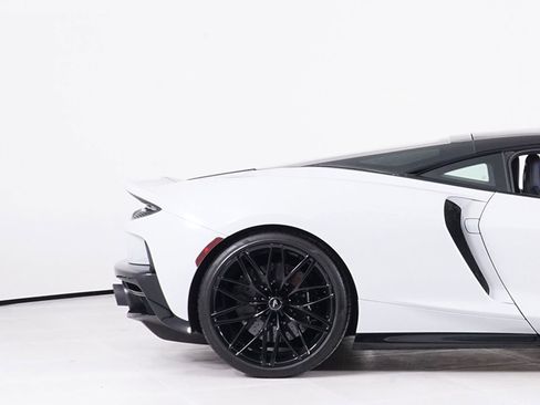 Used 2022 McLaren GT RWD image 15