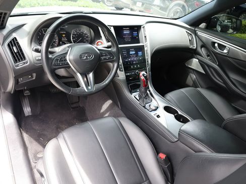 Used 2020 INFINITI Q60 3.0t Luxe w/ Cargo Package RWD image 13