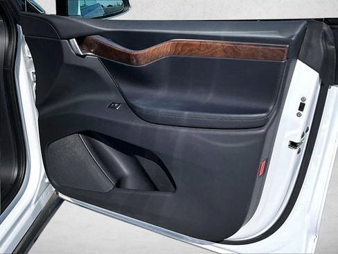 Used 2018 Tesla Model X 100D image 19