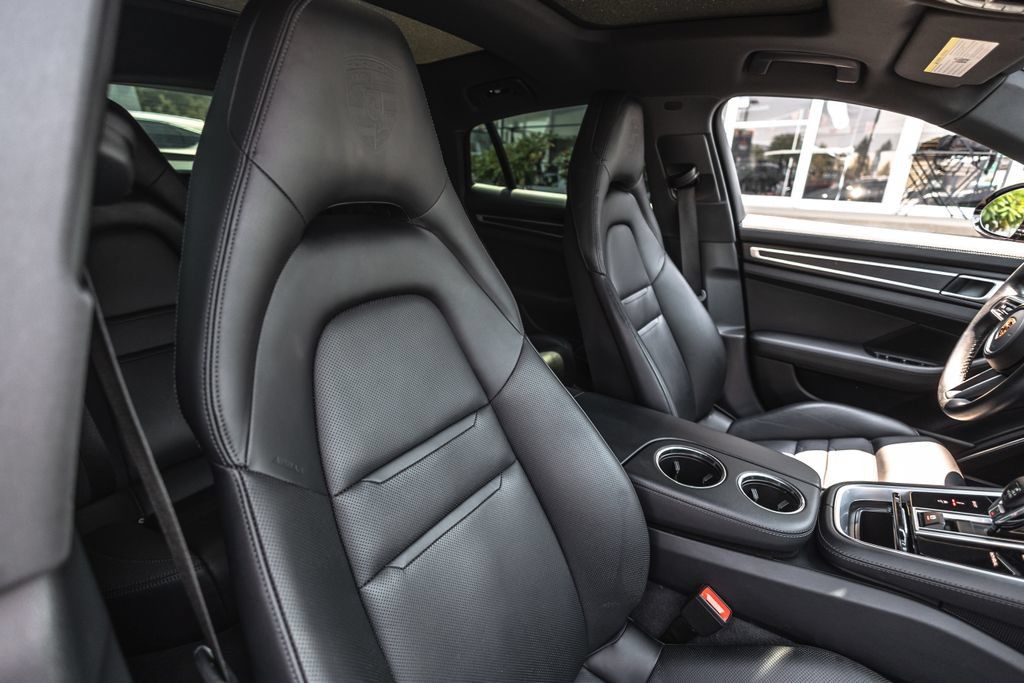 Used 2023 Porsche Panamera 4 Platinum Edition AWD/4WD image 25