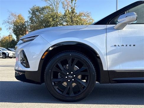 Used 2022 Chevrolet Blazer RS w/ Enhanced Convenience Package image 9