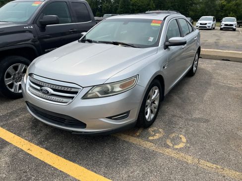 Used 2011 Ford Taurus SEL w/ 201A Rapid Spec Order Code FWD image 2