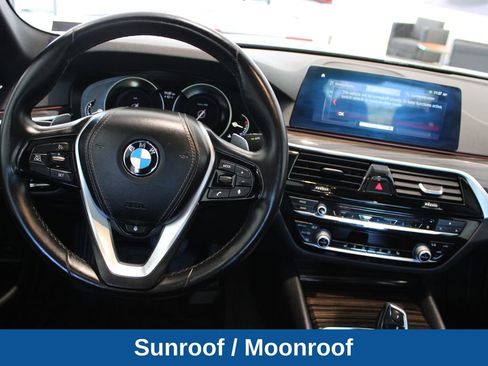 Used 2018 BMW 530i xDrive AWD/4WD image 7
