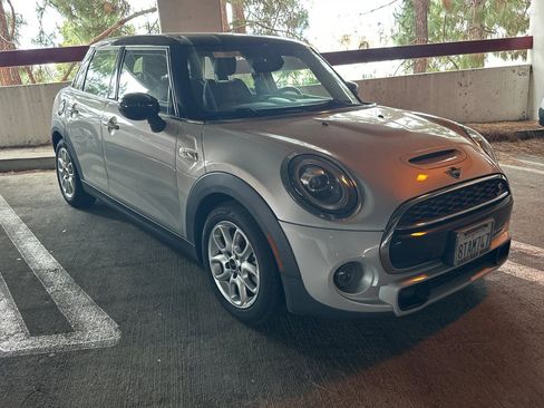 Used 2021 MINI Cooper S w/ 6.5" Touchscreen Package FWD image 2