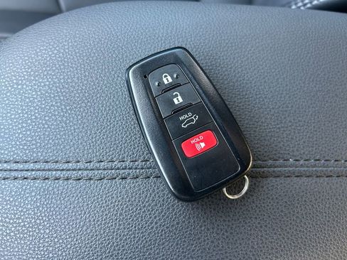 Used 2023 Toyota RAV4 XLE Premium image 33