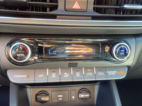 Used 2022 Hyundai Kona Limited FWD image 23