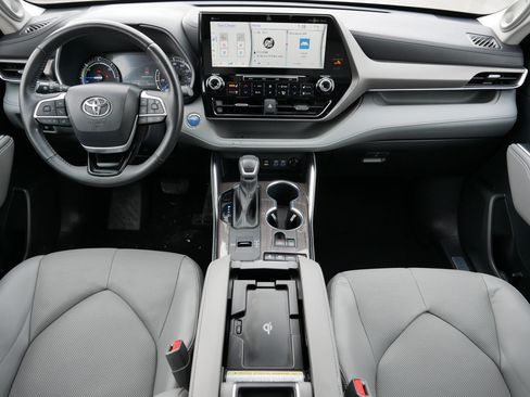 Used 2022 Toyota Highlander Limited image 10