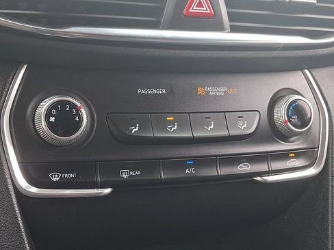 Used 2020 Hyundai Santa Fe SE FWD image 16