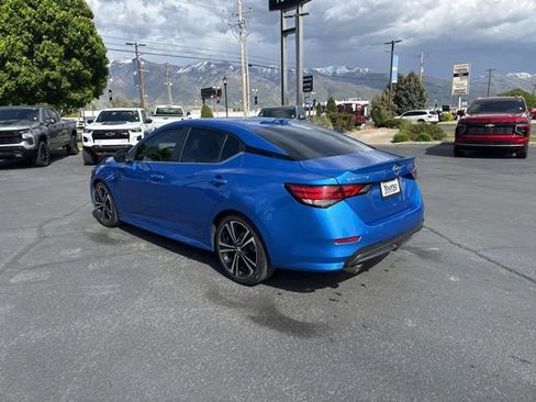 Used 2022 Nissan Sentra SR w/ SR Premium Package FWD image 3