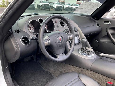 Used 2007 Pontiac Solstice Convertible w/ Premium Package RWD image 15