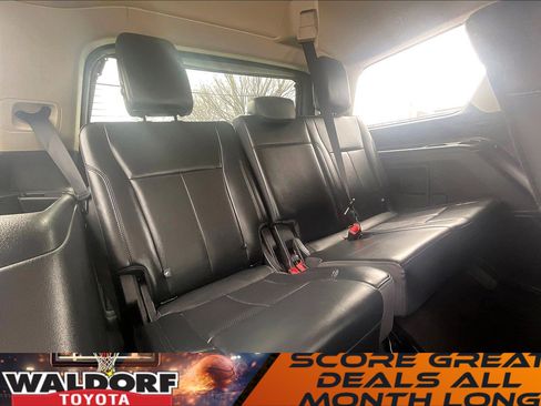 Used 2024 Ford Expedition XLT image 32