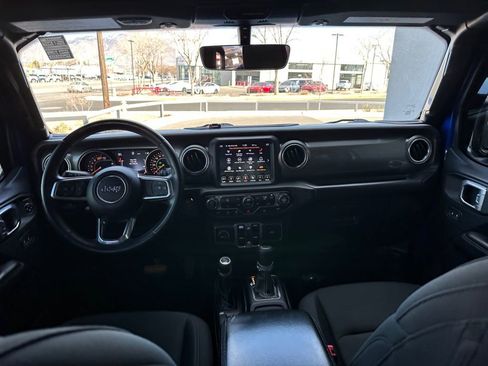 Used 2018 Jeep Wrangler Unlimited Sahara image 19