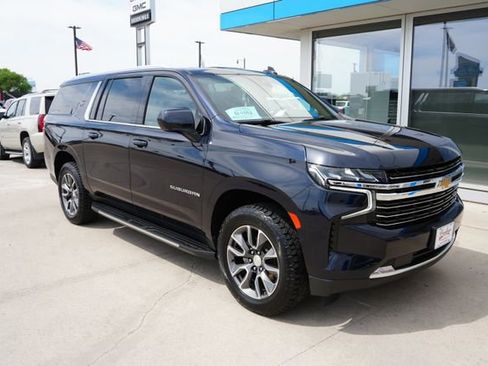 Used 2021 Chevrolet Suburban LT w/ Rear Media and Nav Package AWD/4WD image 35