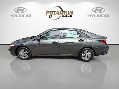 New 2026 Hyundai Elantra SE FWD image 8