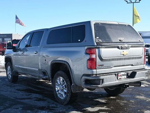Used 2024 Chevrolet Silverado 3500 High Country w/ High Country Premium Package image 7