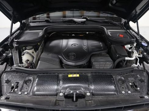 Used 2024 Mercedes-Benz GLS 450 4MATIC w/ AMG Line Exterior image 7