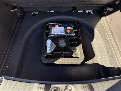 New 2026 Jeep Compass Limited image 18