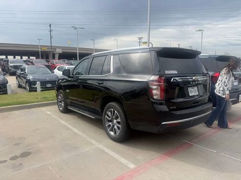 Used 2022 Chevrolet Tahoe LT w/ LT Signature Plus Package RWD image 3
